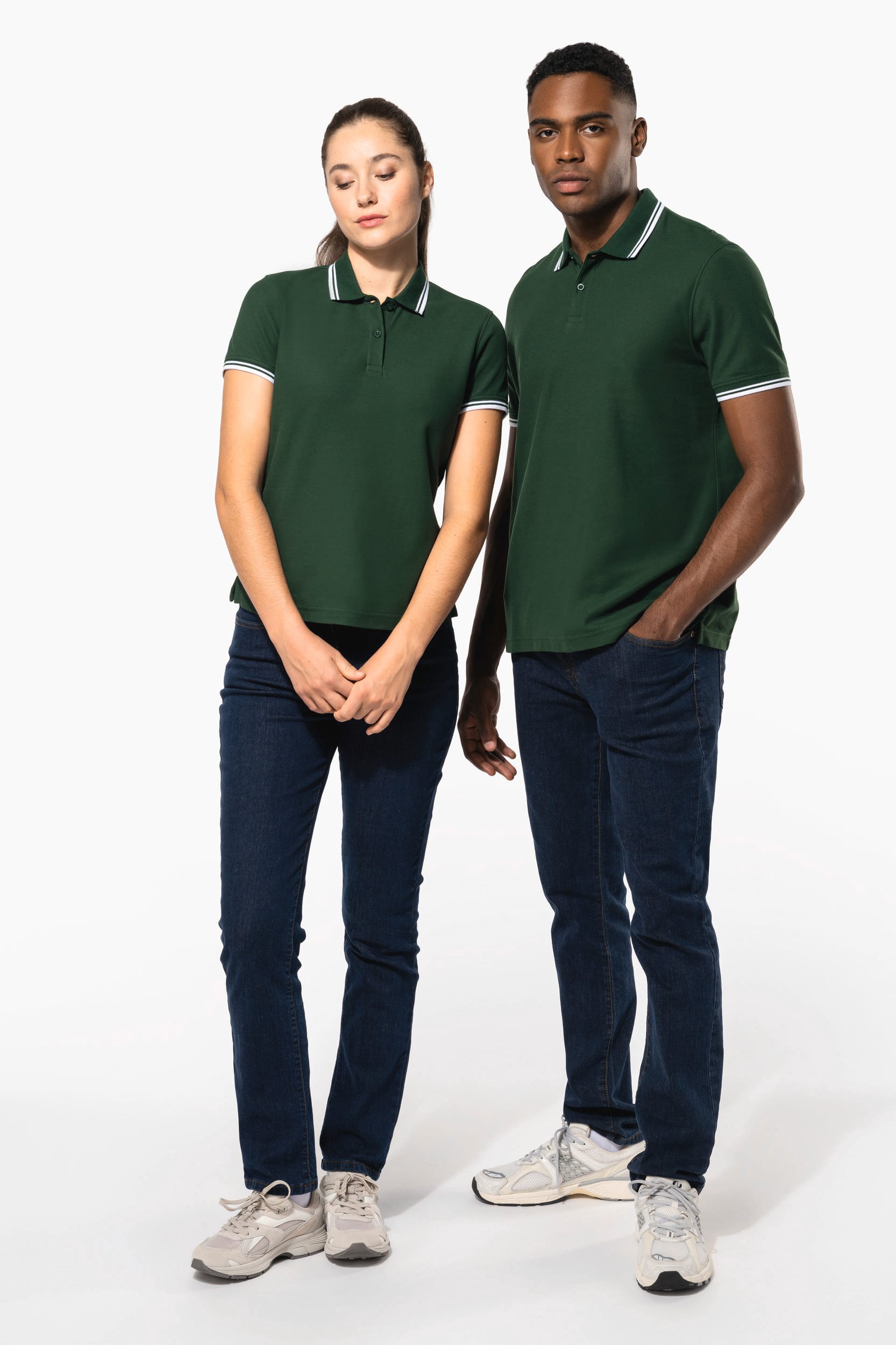 Polo Kariban com riscas em contraste
