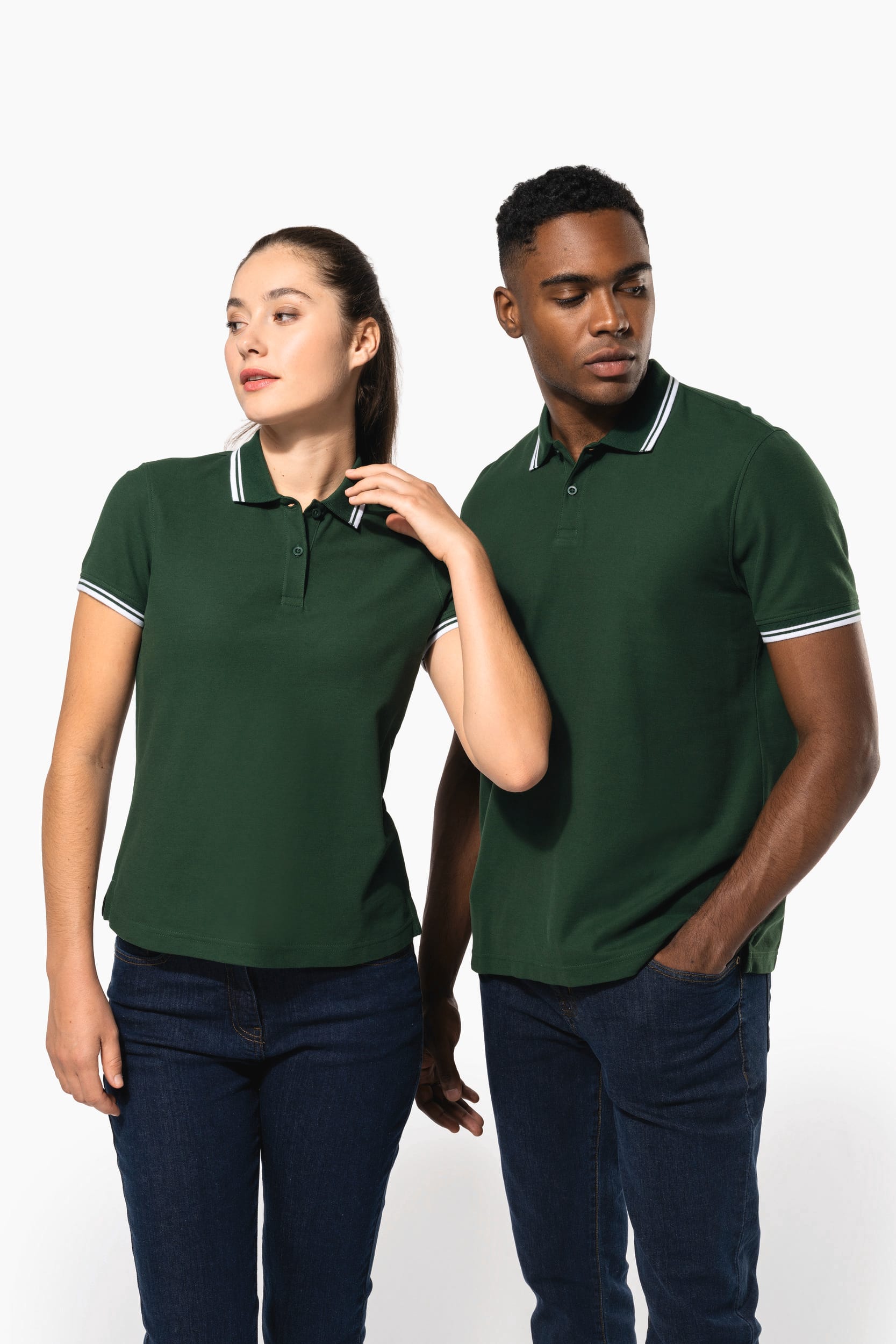 Polo Kariban com riscas em contraste